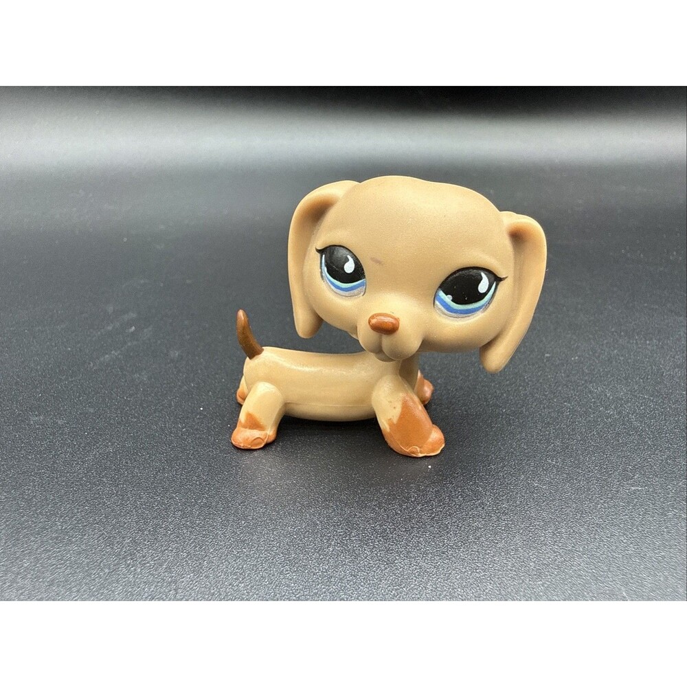 Littlest Pet Shop Cute Tan Dog Figure Blue Eyes Hasbro 2005Dachshund LPS
